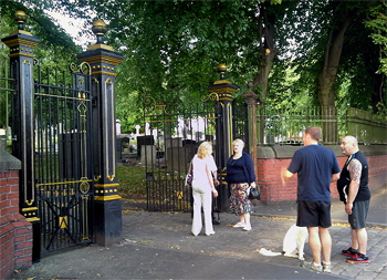prescot_cemetery_gates_friends